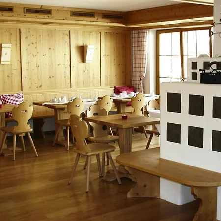 Semesterbostad Home, Fiss